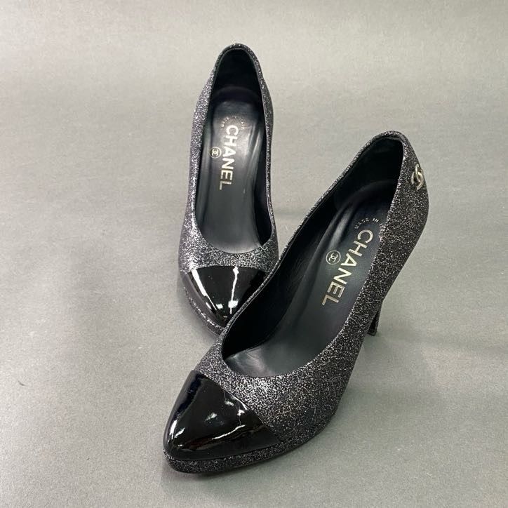 Chanel CC Logo Patent Toe Glitter Pumps c Black Gray Shoes 36 — view 2