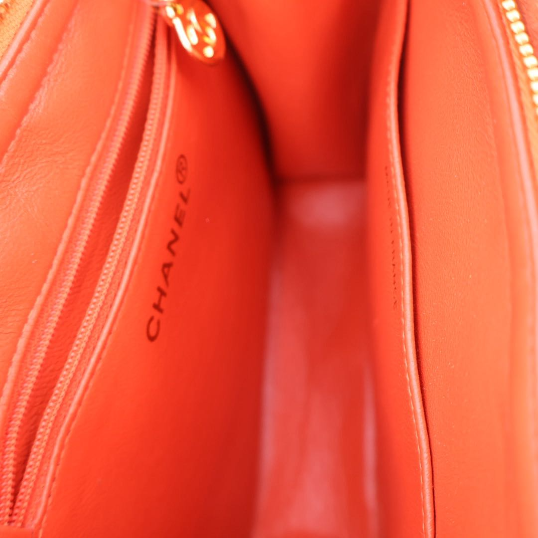 Chanel Vintage CC Logo Quilted Chain Shoulder Handbag Purse — view 7