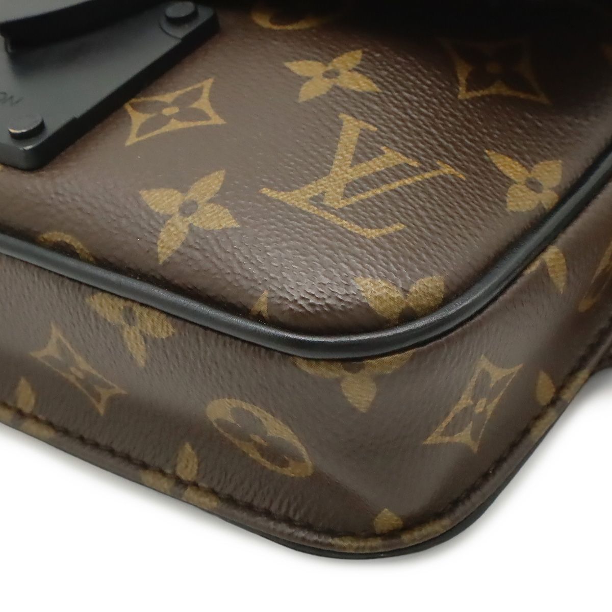 Louis Vuitton Monogram S Lock Sling Bag Leather Noir Black — view 3