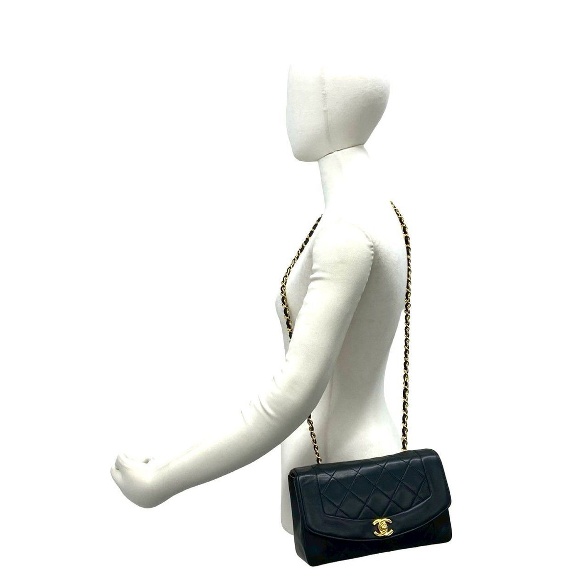 Chanel Card Quilted Diana Flap Coco Lambskin Chain Shoulder Bag Black — view 2