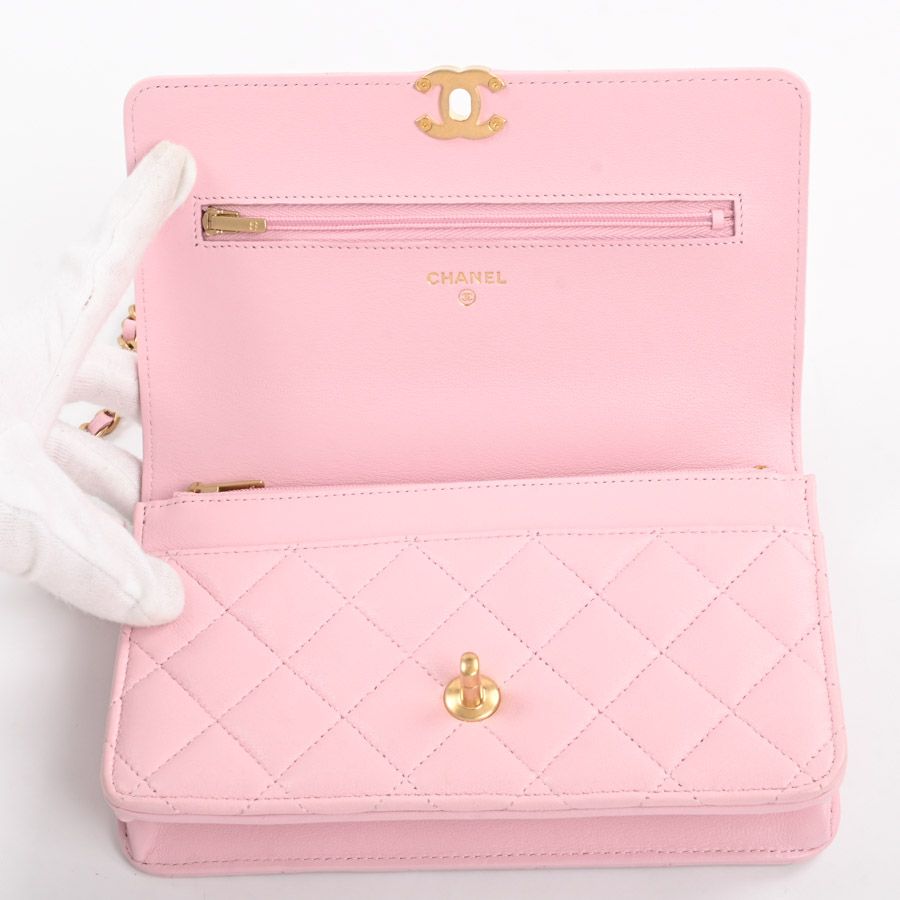 Chanel Chain Wallet Top Handle Shoulder Bag — view 4