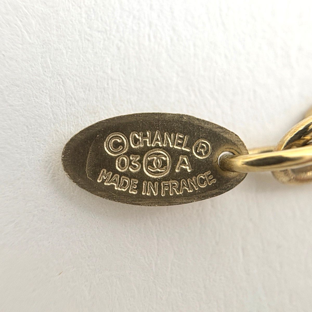 Chanel CC Logo Necklace Clover Tree Gold Plated White — view 4