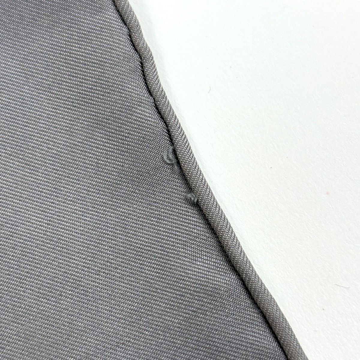 Hermes Carre 90 Les Chevaux Des Moghols Mughal Dynasty Horse Scarf Silk Gray — view 4