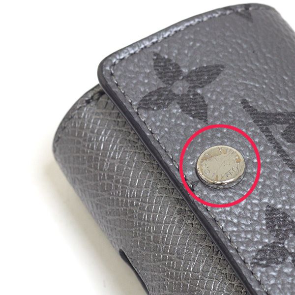 Louis Vuitton LV Earphones Pouch Taigarama Gray Silver — view 4