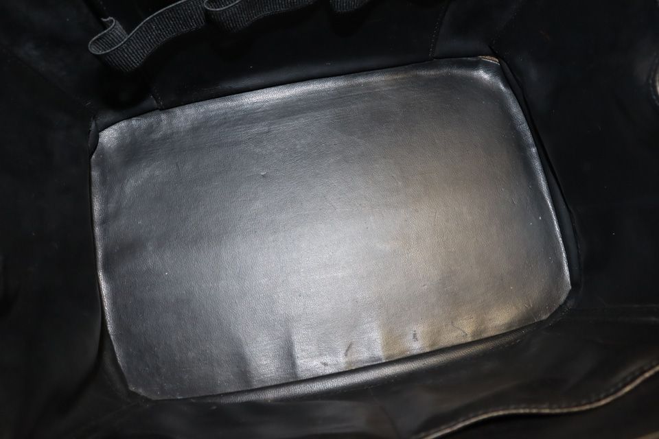 Chanel Caviar Leather Jumbo CC Logo GD Vanity Bag — view 7