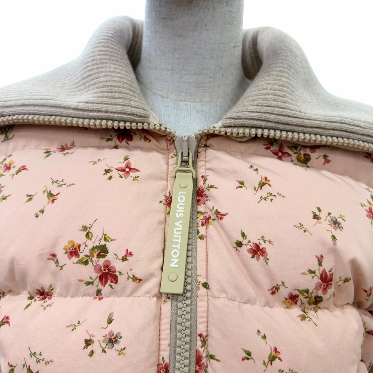 Louis Vuitton Floral Print Lining Monogram LV Leather Patch Down Jacket Pink 34 — view 4