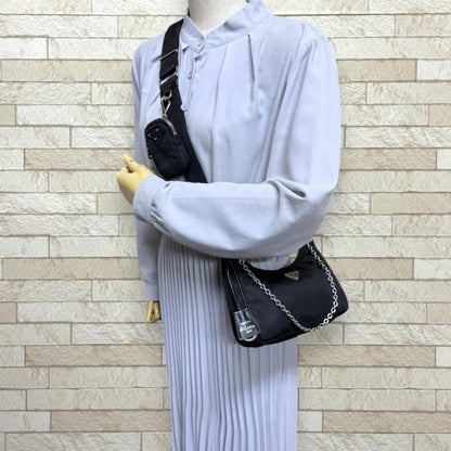 Prada Re Edition Shoulder Bag Nylon Black — view 2