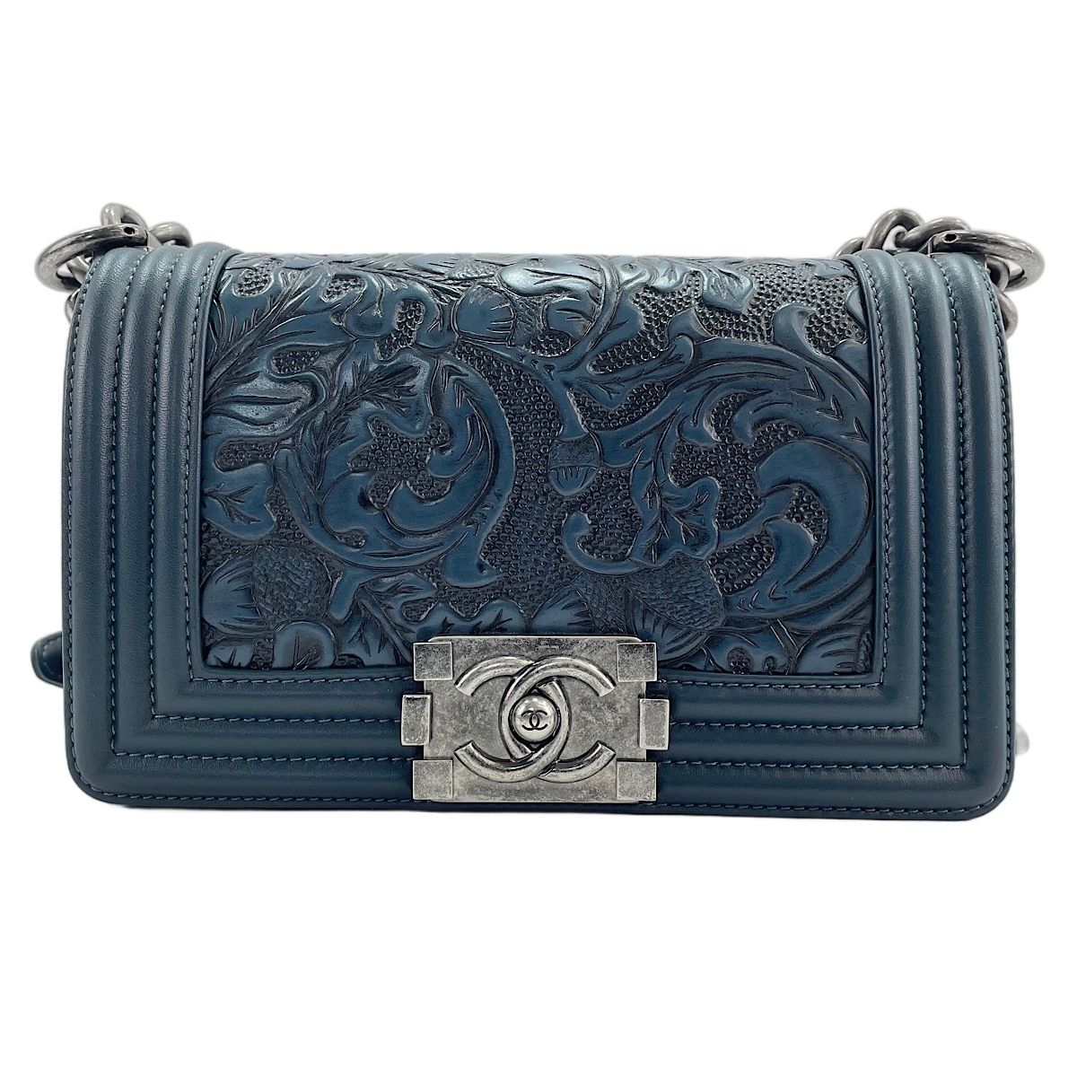 Chanel Shoulder Bag Boy Small — view 2