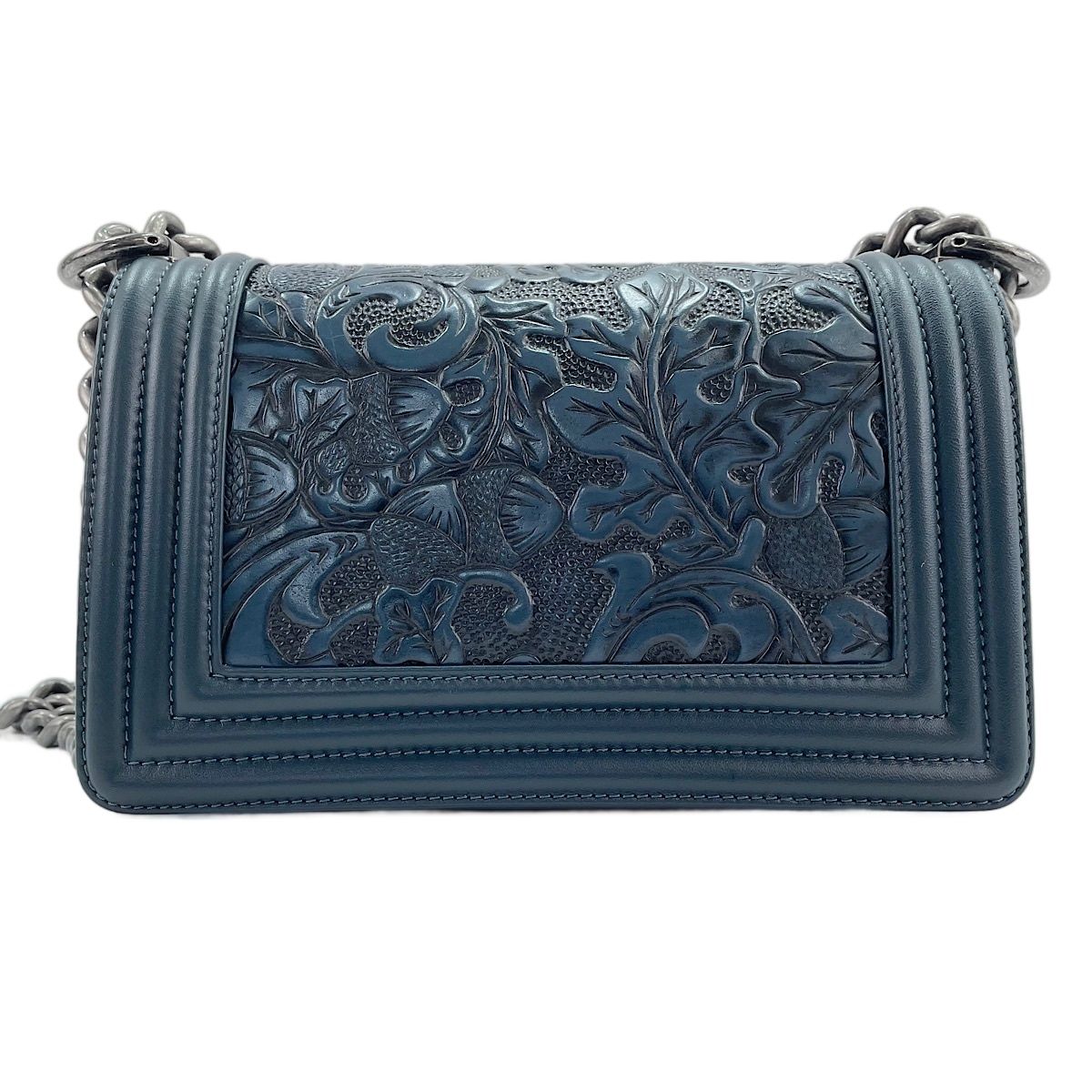 Chanel Shoulder Bag Boy Small — view 3