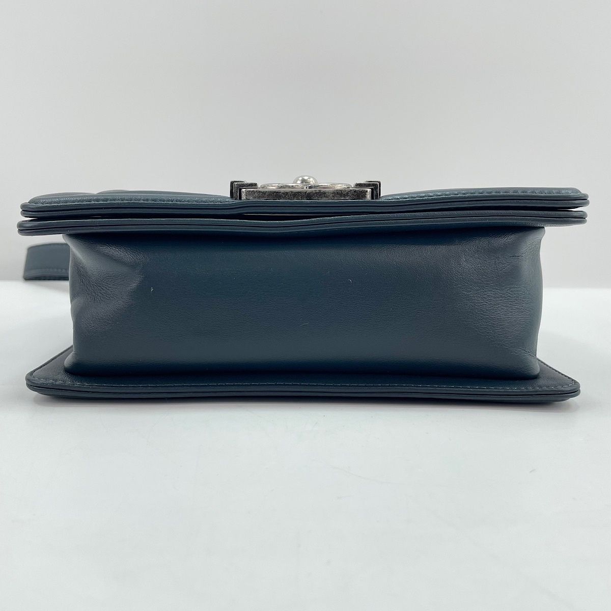 Chanel Shoulder Bag Boy Small — view 7