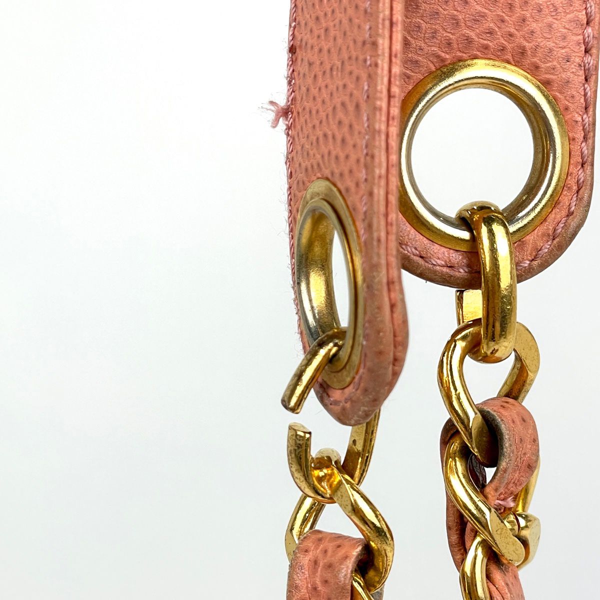 Chanel CC Logo Chain Tote Shoulder Bag Caviar Leather Salmon Pink — view 7