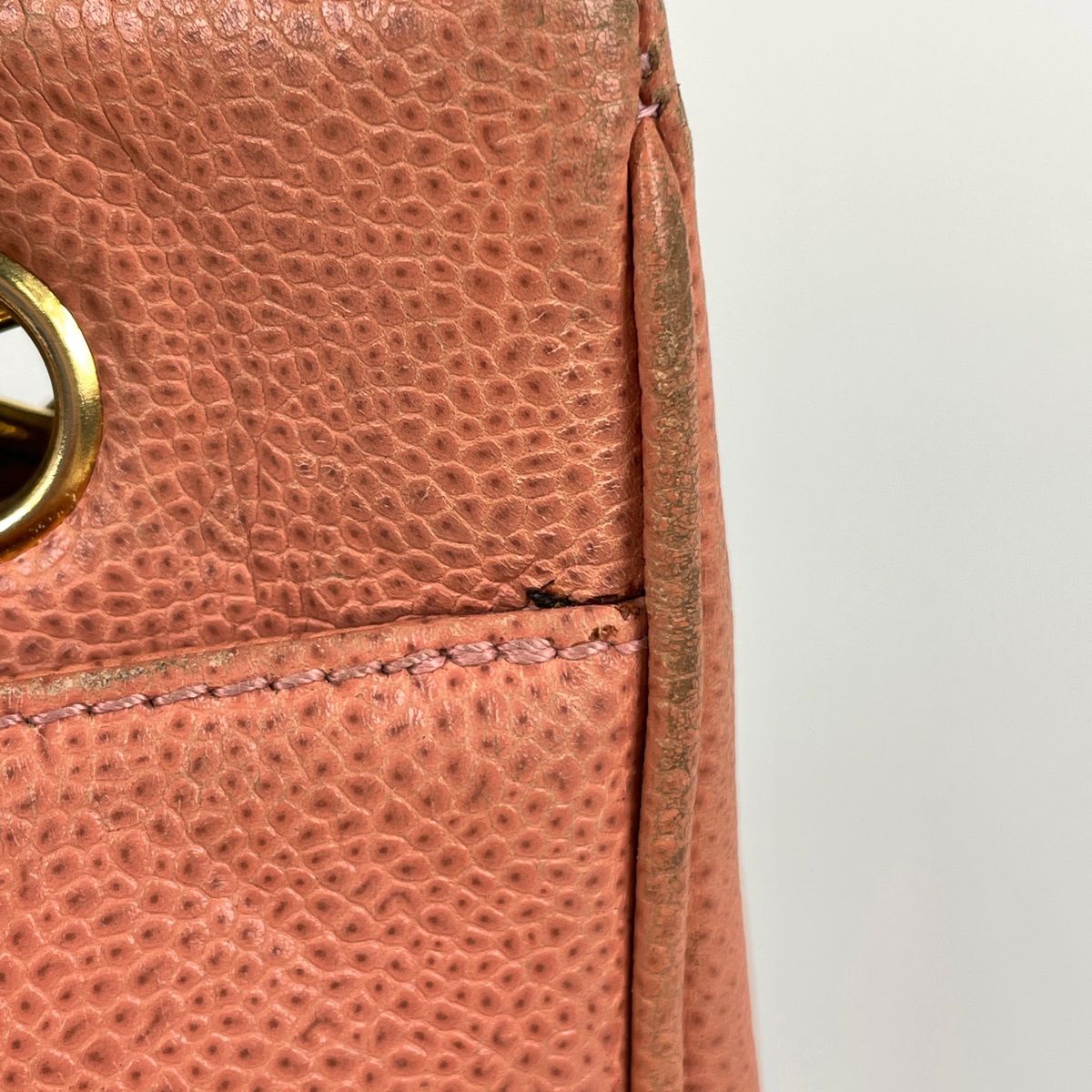 Chanel CC Logo Chain Tote Shoulder Bag Caviar Leather Salmon Pink — view 5