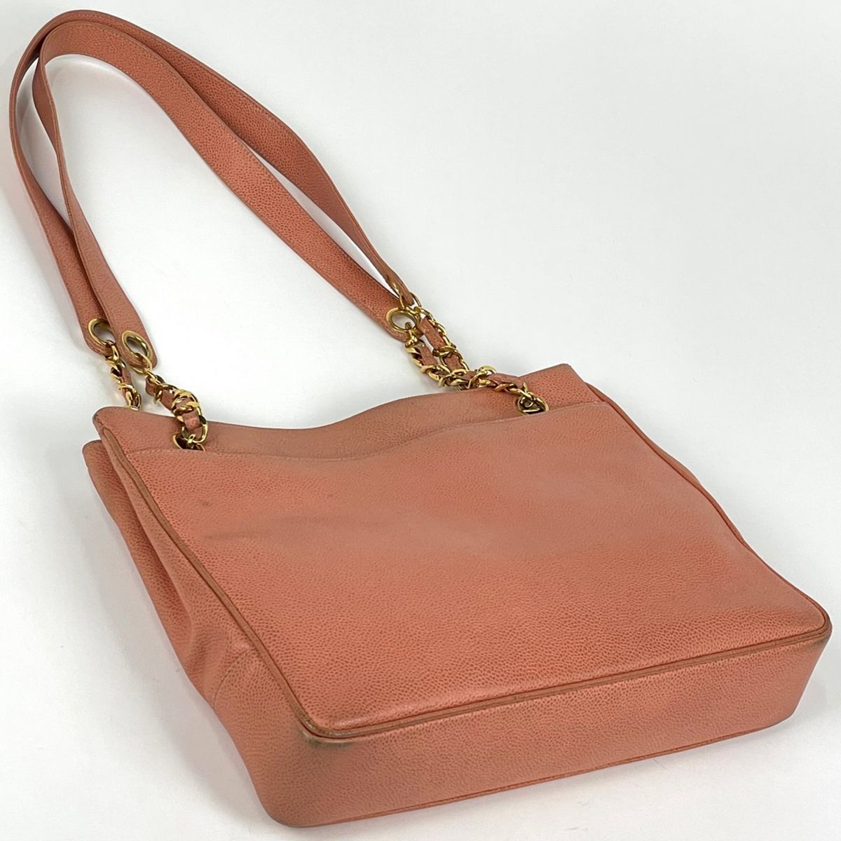 Chanel CC Logo Chain Tote Shoulder Bag Caviar Leather Salmon Pink — view 2