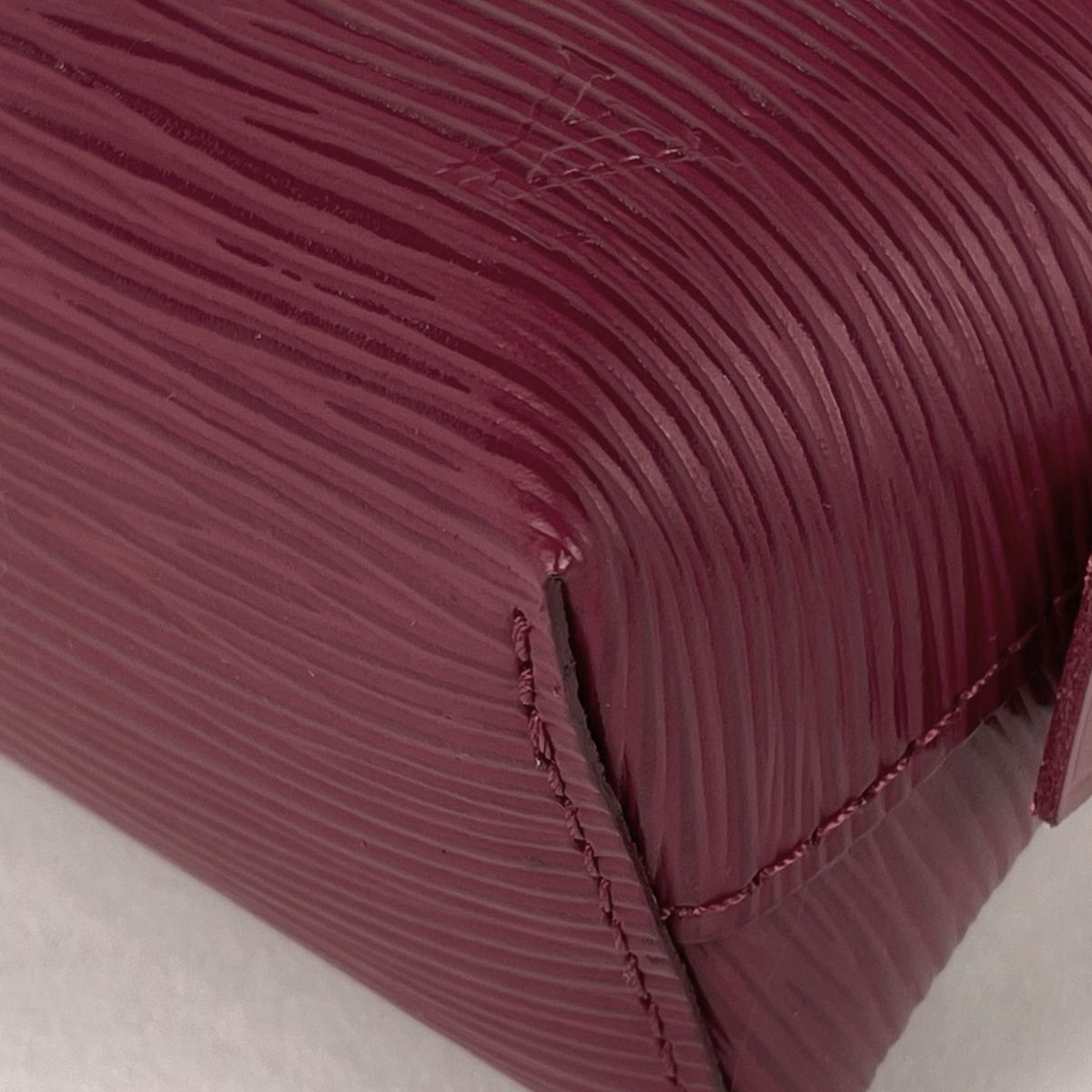 Louis Vuitton Pochette Cosmetic Makeup Pouch Epi Fuchsia — view 3