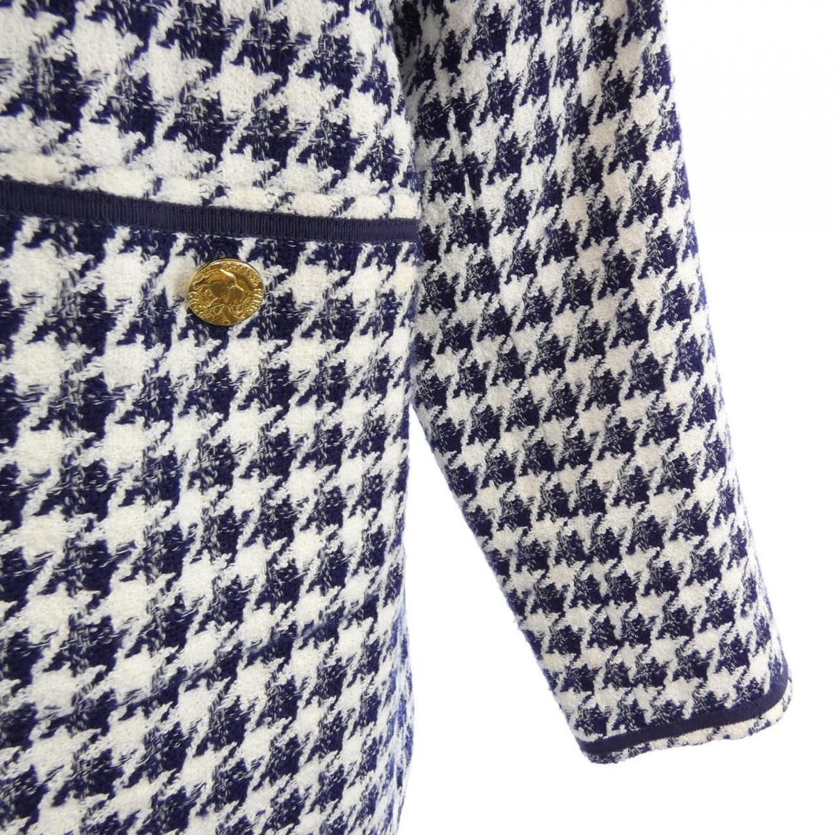 Chanel Vintage Suit White — view 6
