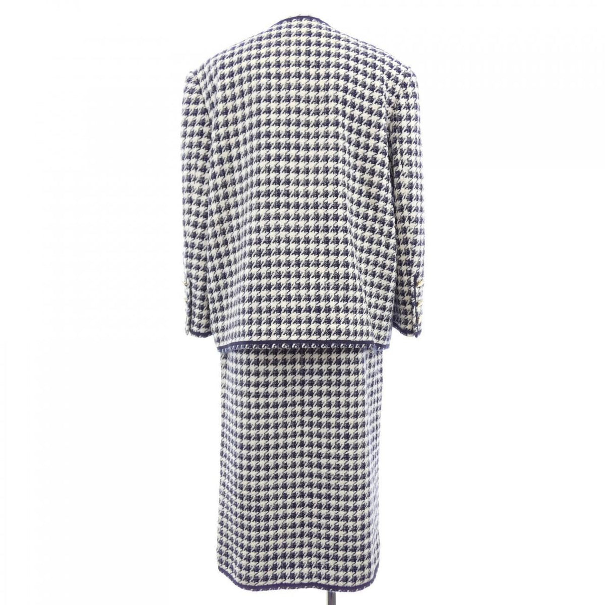 Chanel Vintage Suit White — view 2