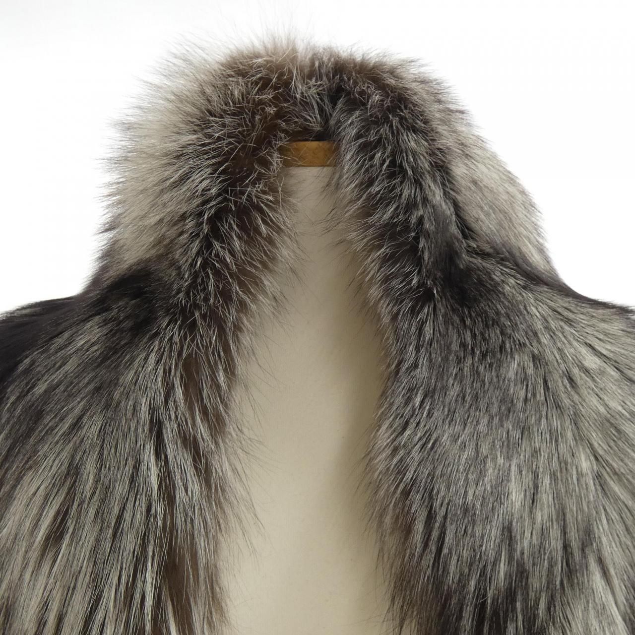 Louis Vuitton Echarpe Reykjavik Fur Scarf — view 4