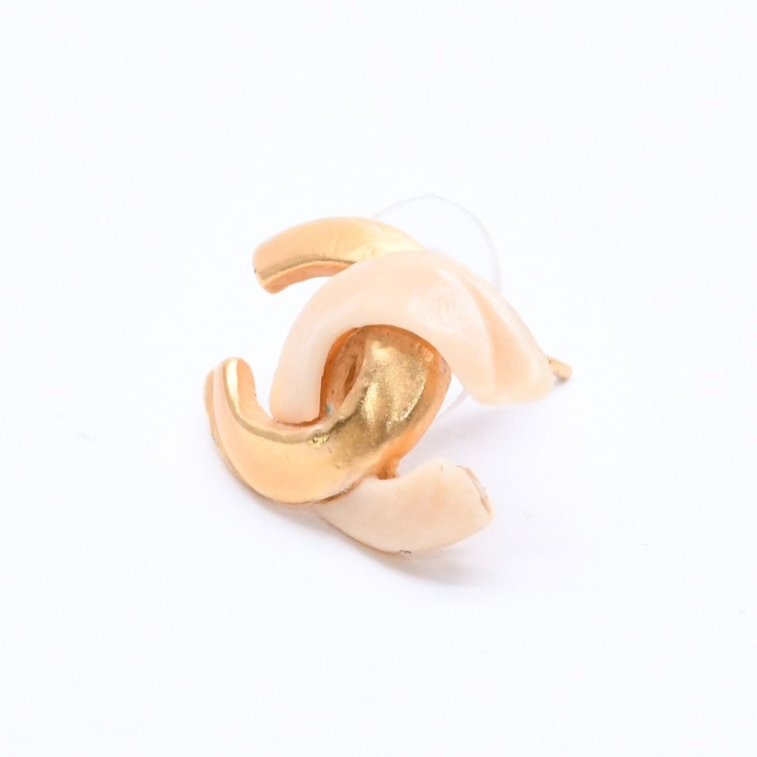 Chanel Earrings CC Logo 00 Gold Ivory Bicolor Metal — view 2