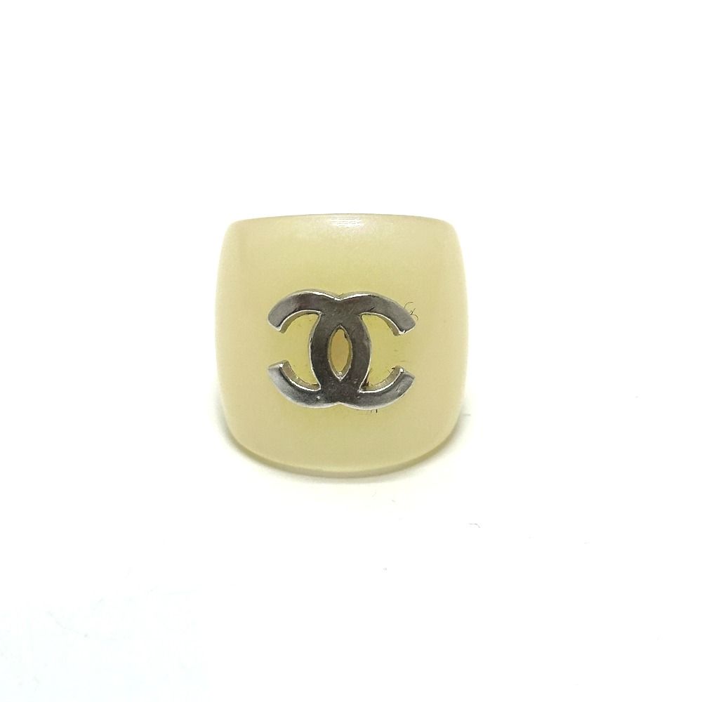 Chanel Ring CC Logo Plastic White — view 5