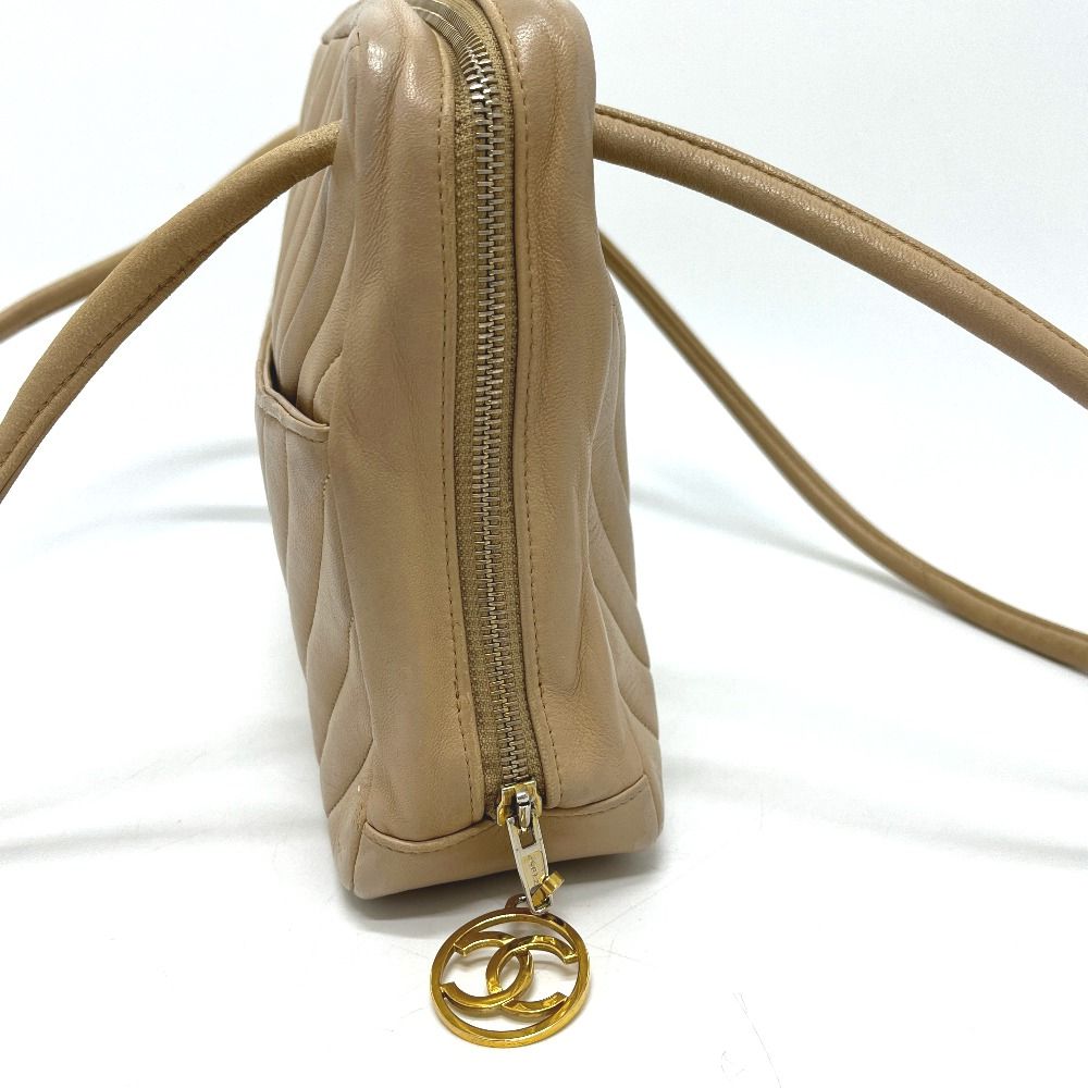 Chanel Handbag Stitch Chevron Lambskin Beige — view 4
