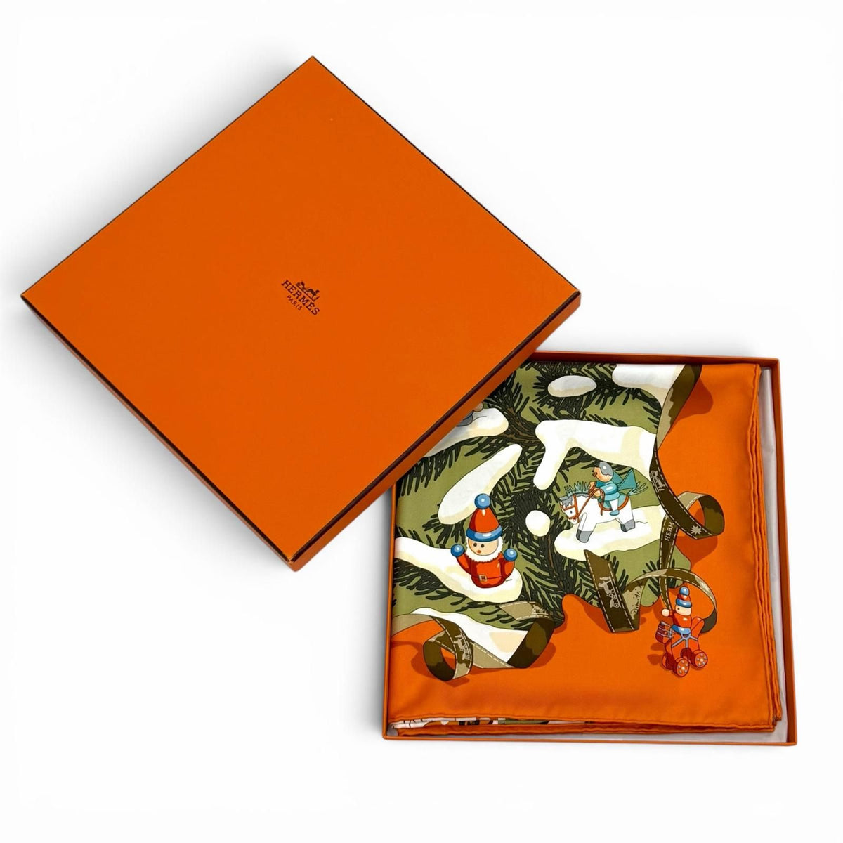 Hermes Carre 90 Noel Au 24 Faubourg Christmas At 100% Silk Potiron Vert Amande — view 2
