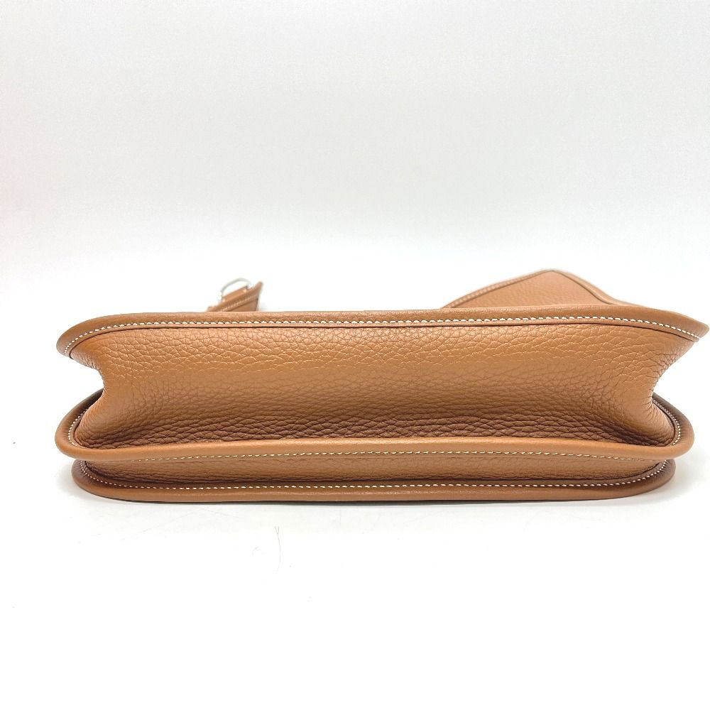 Hermes Shoulder Bag Evelyne Trois Taurillon Clemence Gold — view 5