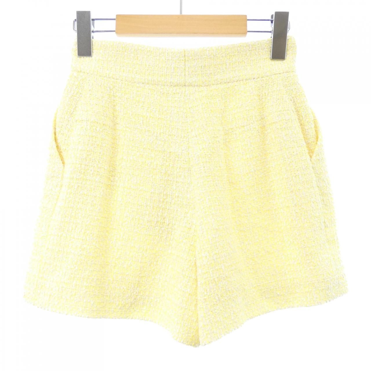 Chanel Shorts Yellow — view 2