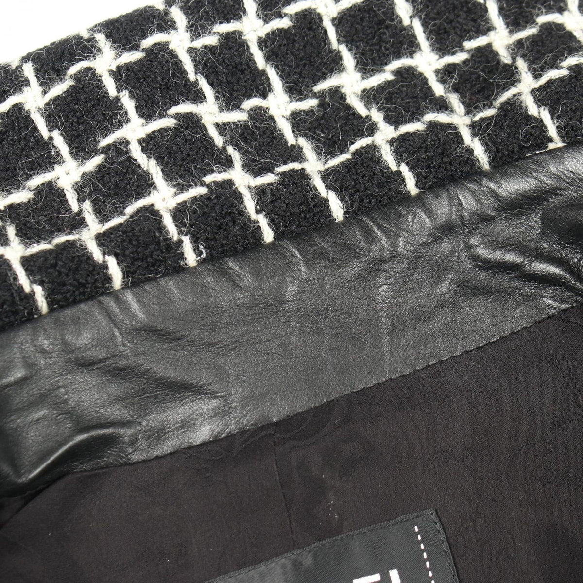 Chanel CC Logo Button Tweed Switch Black Wool Jacket — view 7