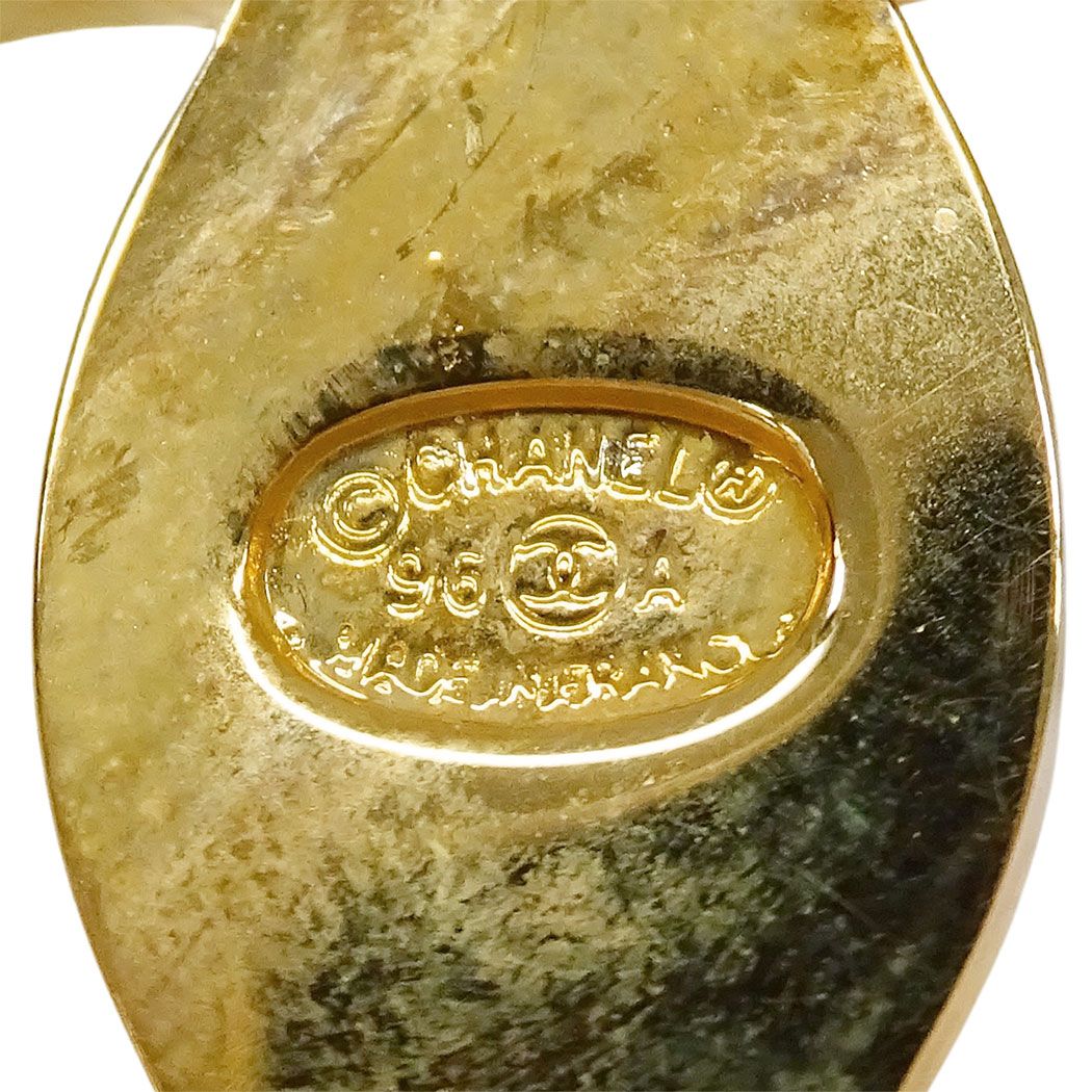 Chanel 96A Brooch Turnlock Gold Logo Vintage — view 5