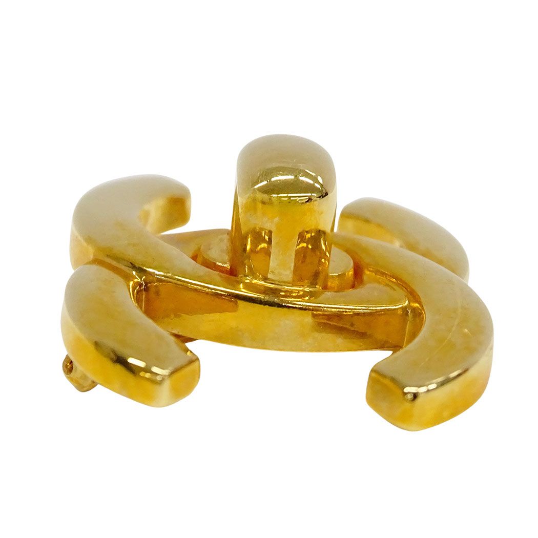 Chanel 96A Brooch Turnlock Gold Logo Vintage — view 3