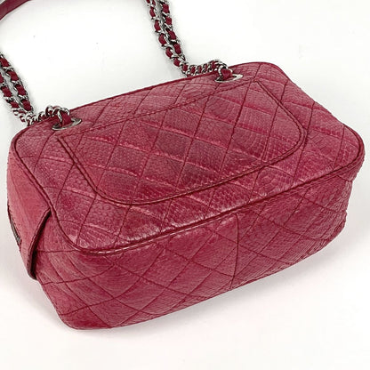 Chanel CC Logo Chain Shoulder Bag Quilted Leather — view 2