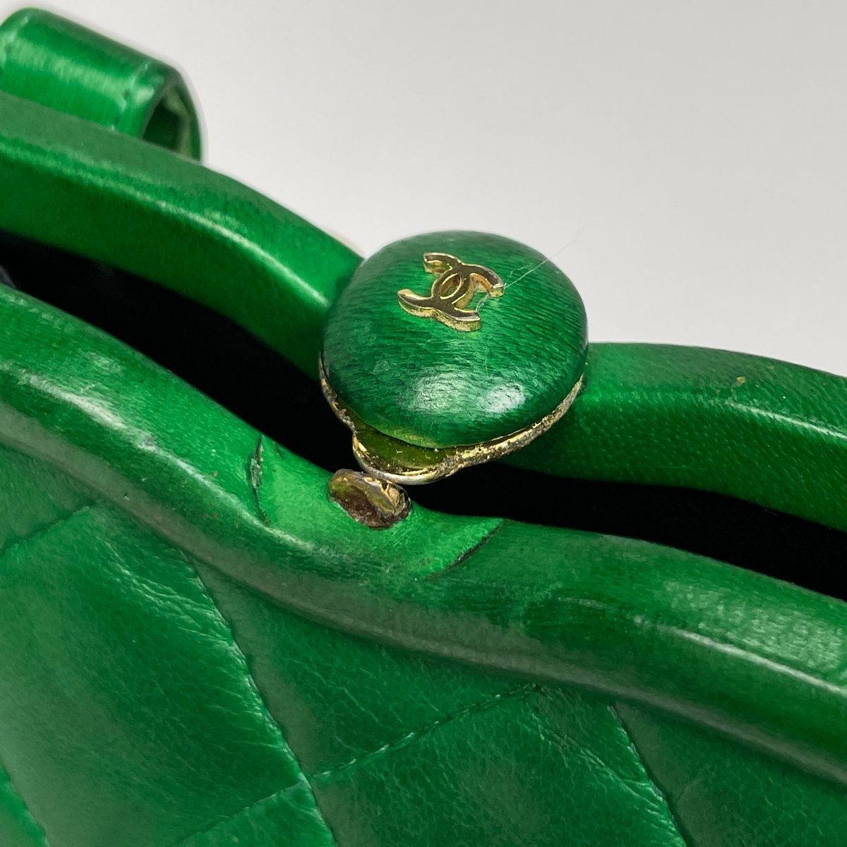 Chanel CC Logo Chain Shoulder Bag 2-Way Kiss Lock Leather Green — view 7