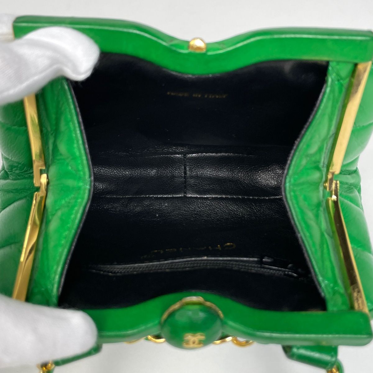 Chanel CC Logo Chain Shoulder Bag 2-Way Kiss Lock Leather Green — view 8
