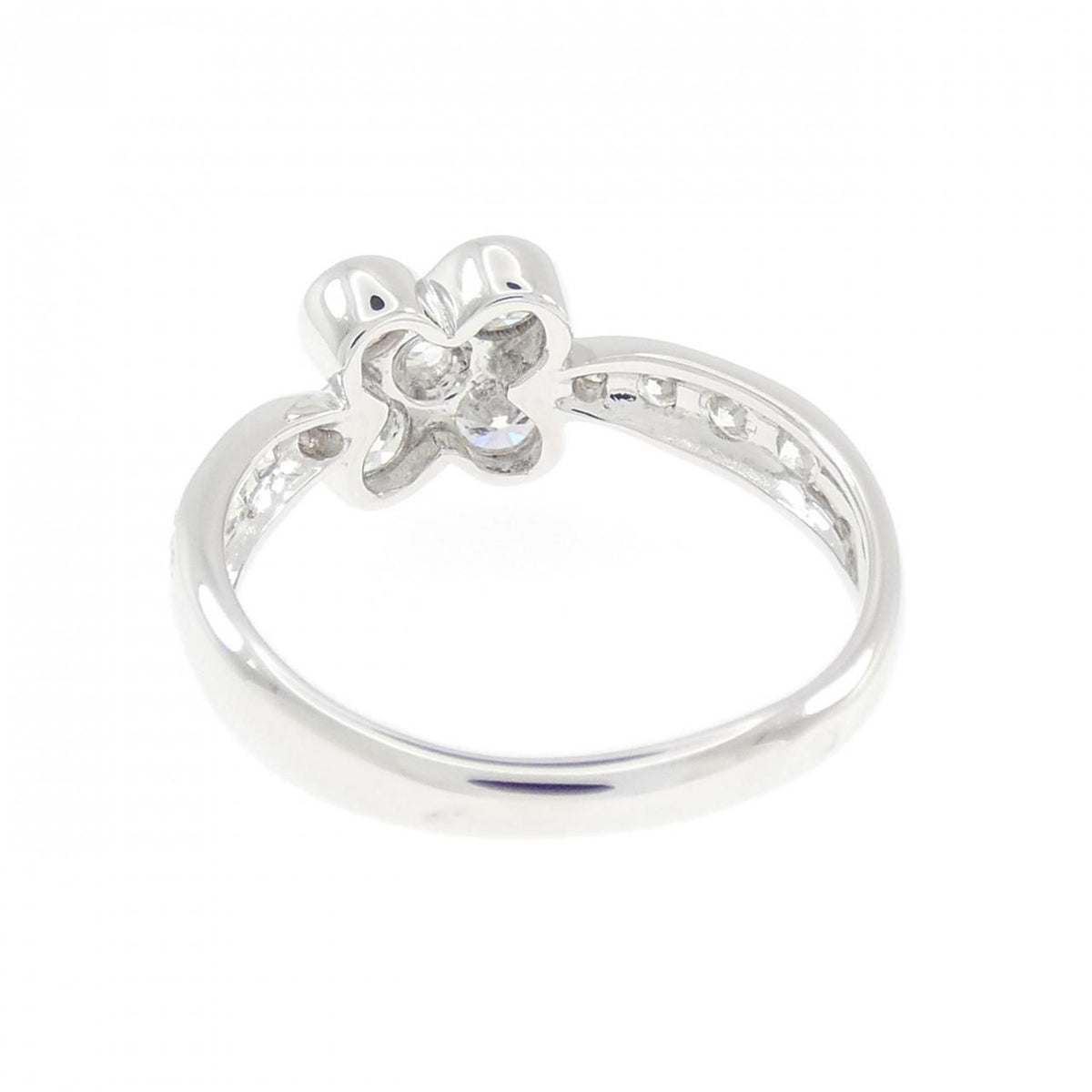 Van Cleef & Arpels Ombel Ring — view 3