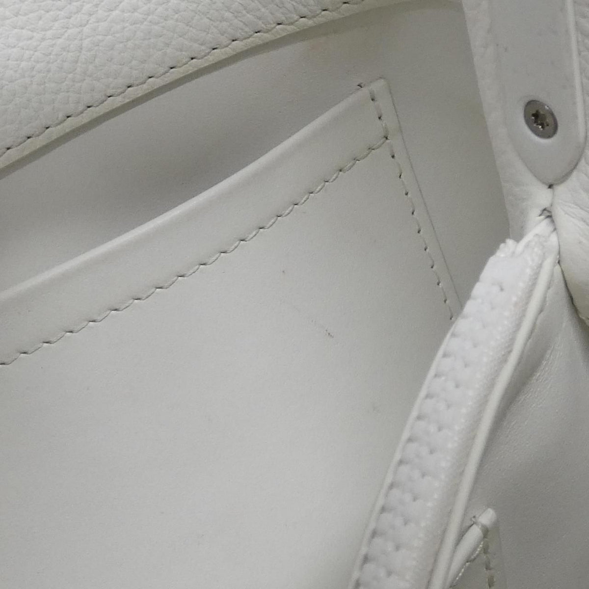 Louis Vuitton Capucines BB — view 8
