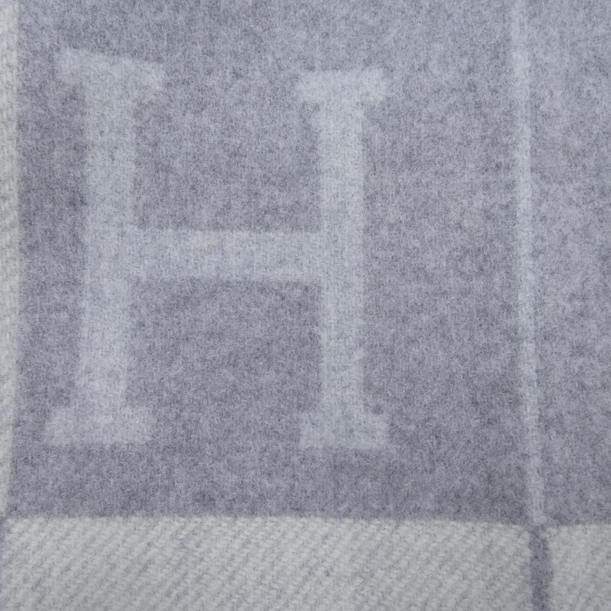 Hermes Avalon III Blanket — view 4
