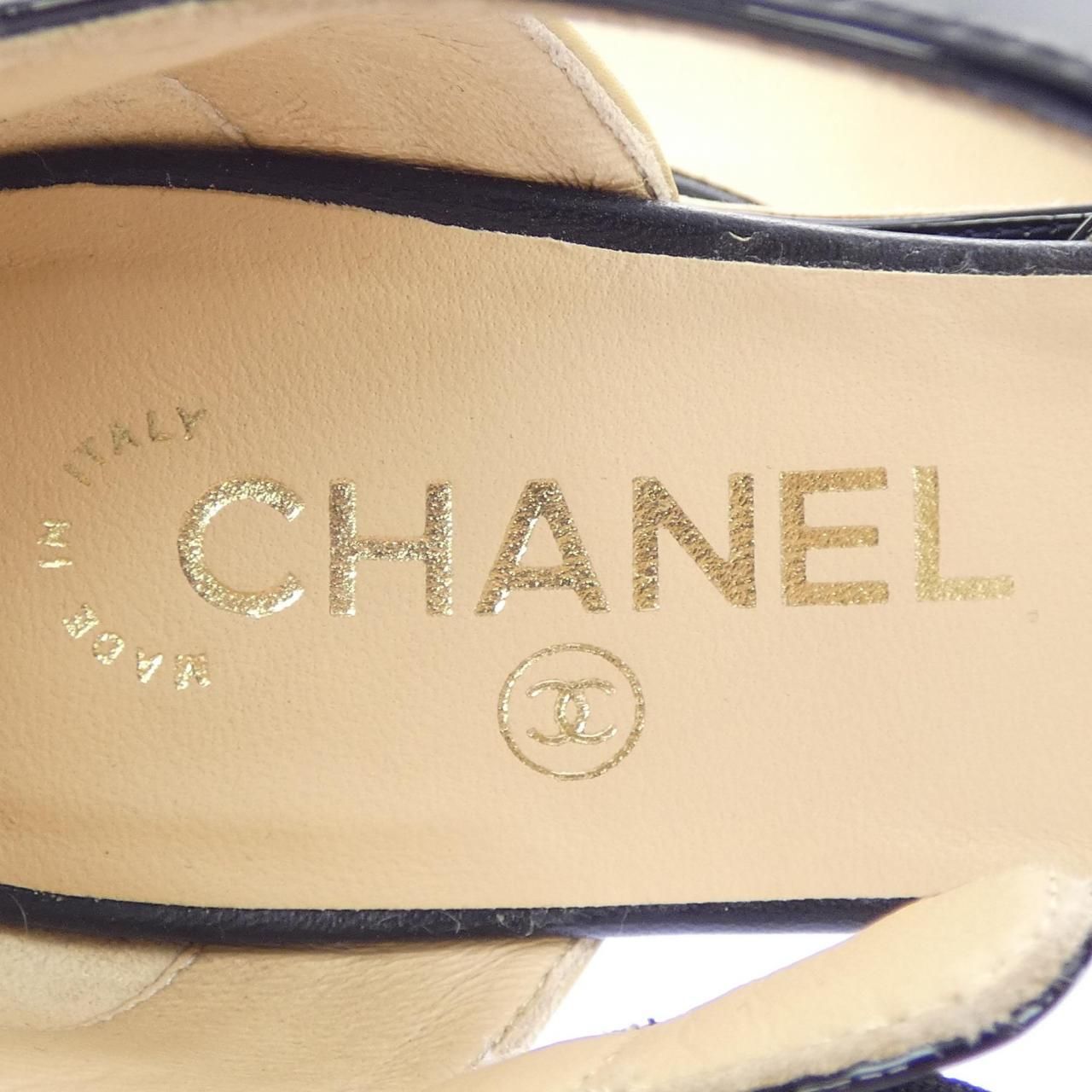 Chanel Open Shoes Turnlock Flat — view 6