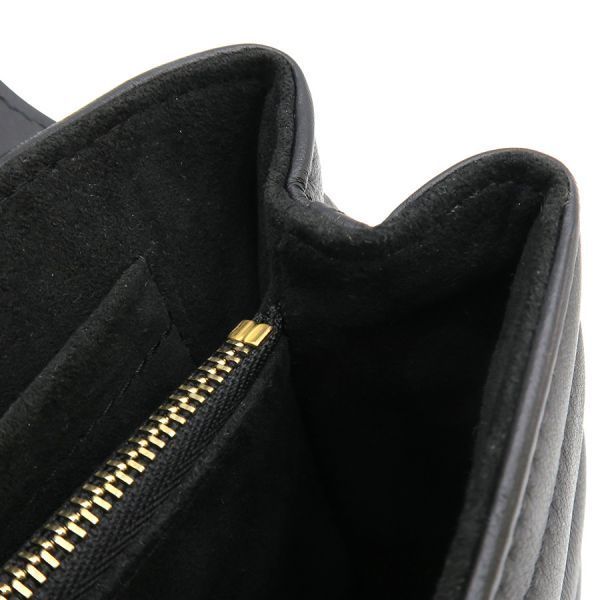 Louis Vuitton Holdomi Crossbody Bag — view 8