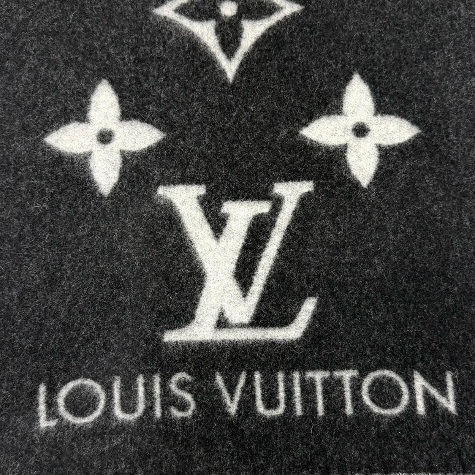 Louis Vuitton Scarf Reykjavik Cashmere Noir Monogram 170 45 — view 5