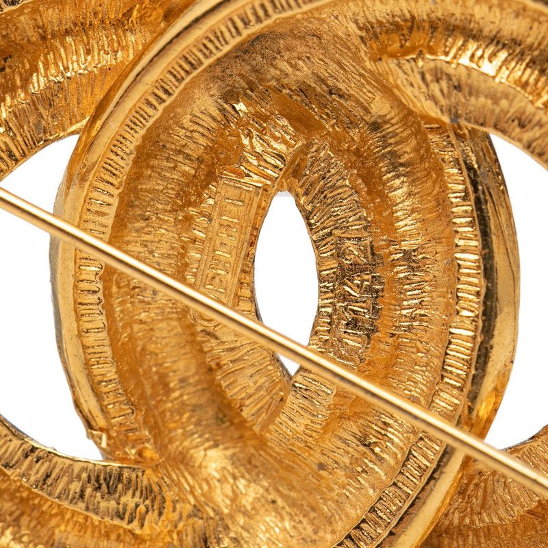 Chanel CC Logo Vintage Brooch Gold Plated — view 3