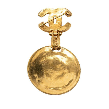 Chanel 04A CC Logo Gripoix Round Brooch 04 Gold Red Plated Glass — view 2