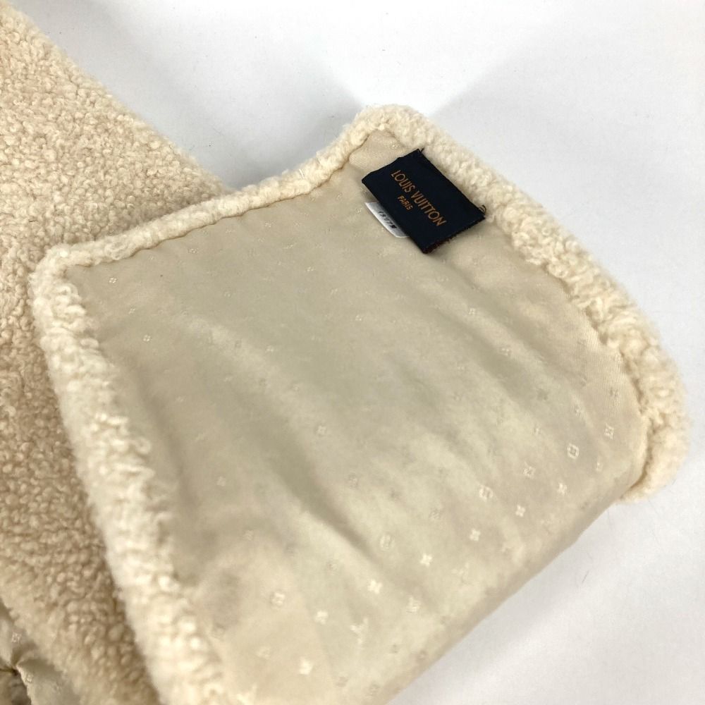 Louis Vuitton Scarf Echarpe Shirred Lamb Shearling Beige — view 5