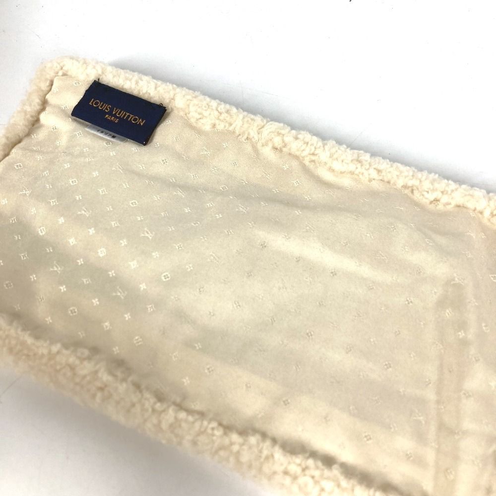 Louis Vuitton Scarf Echarpe Shirred Lamb Shearling Beige — view 8