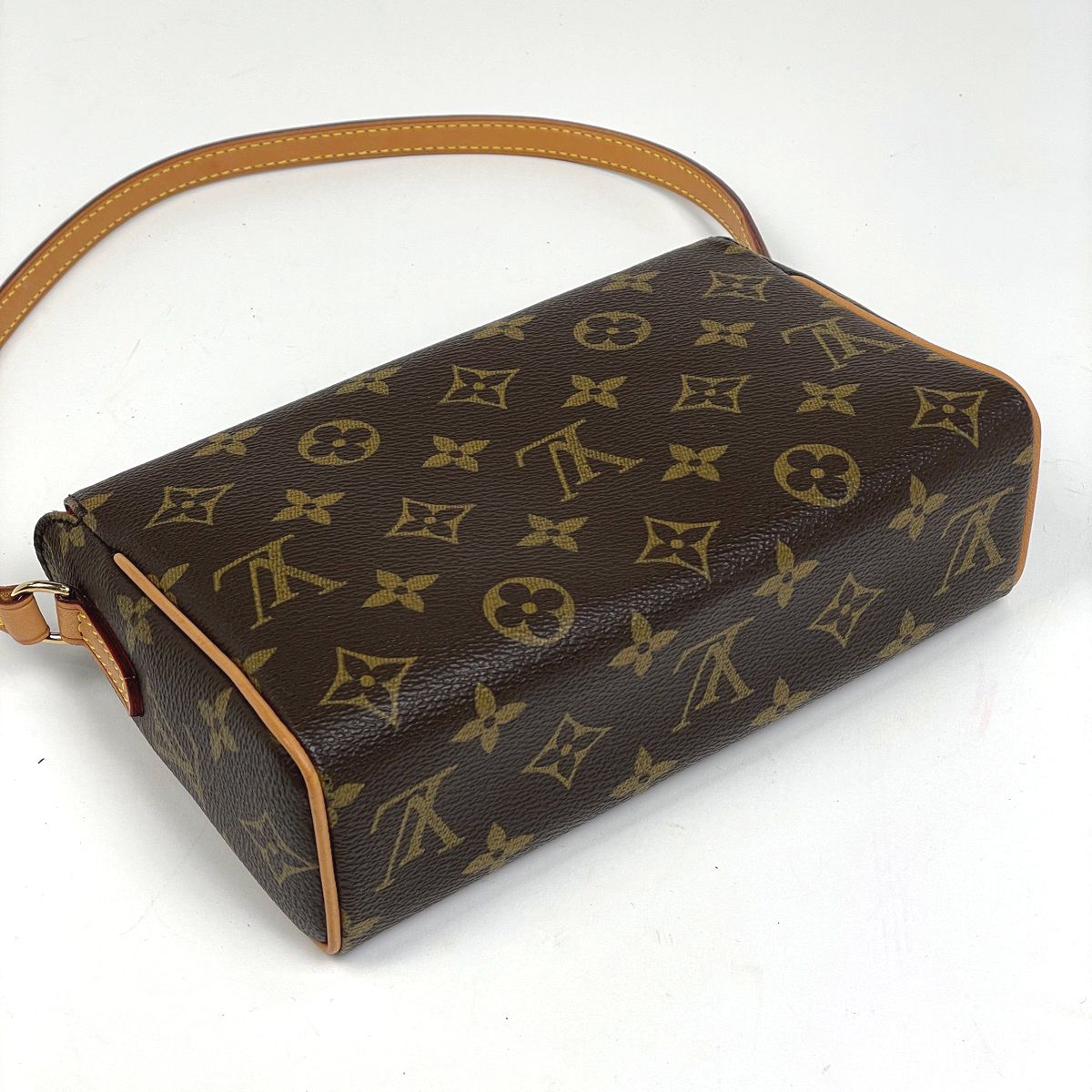 Louis Vuitton Shoulder Handbag Monogram Brown — view 2