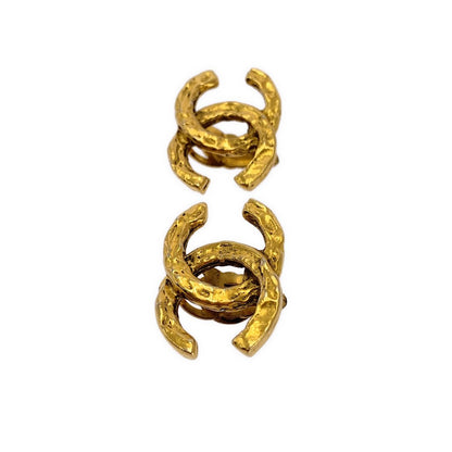 Chanel Vintage CC Logo Earrings Gold — view 3
