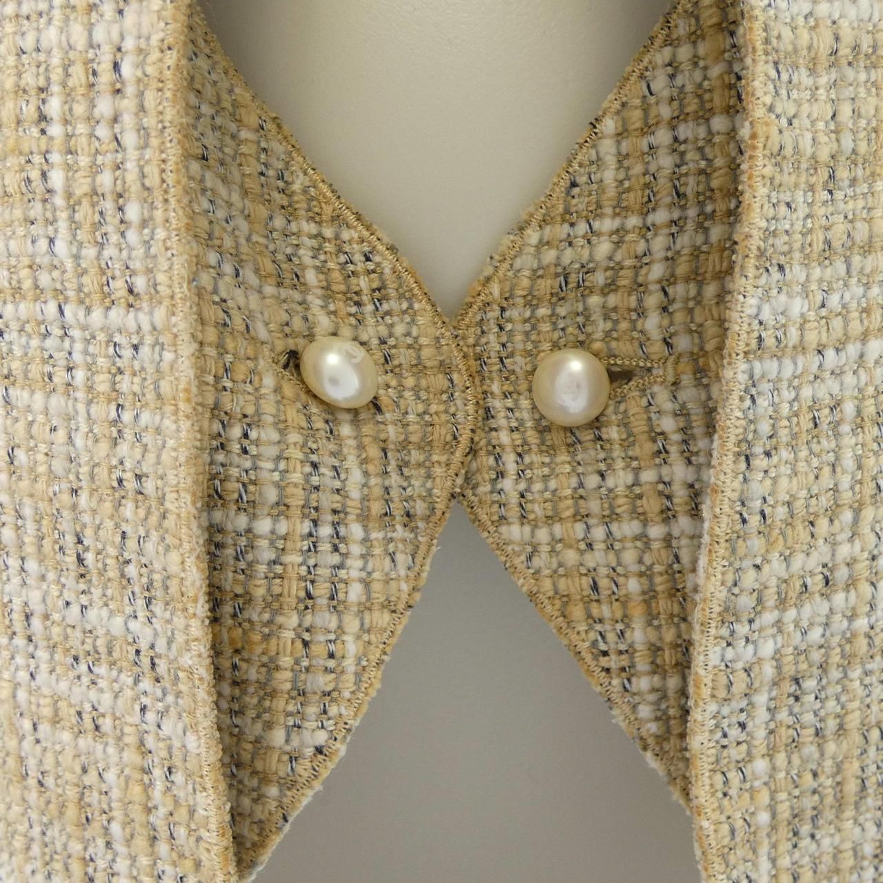 Chanel Vintage Jacket Beige — view 7