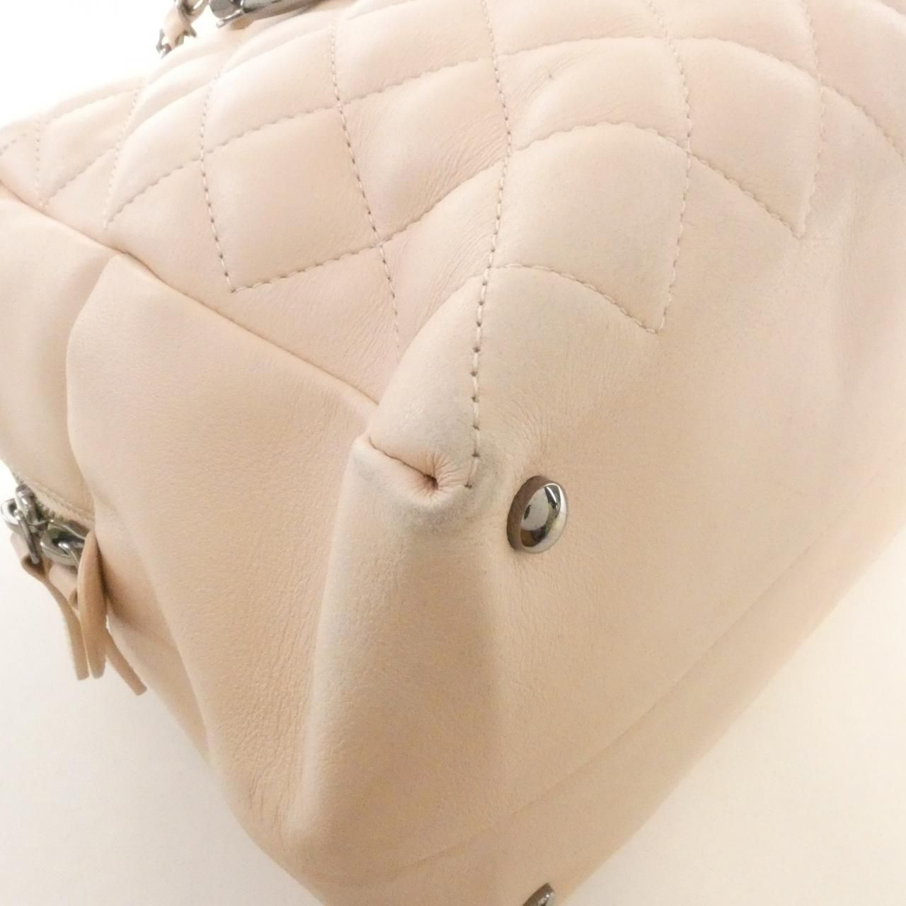 Chanel Bag Handbag Pink — view 3