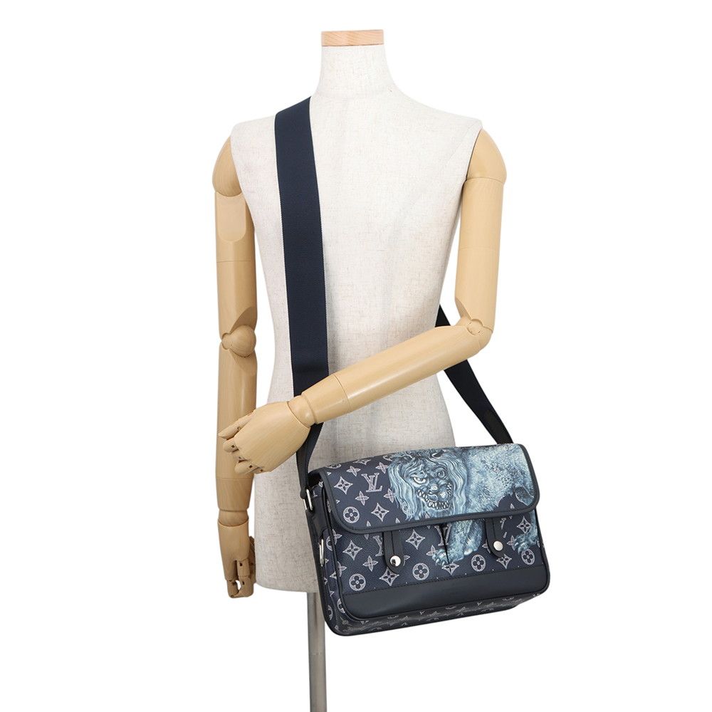 Louis Vuitton Shoulder Bag Monogram Savannah Chapman Brazza Messenger PM — view 4