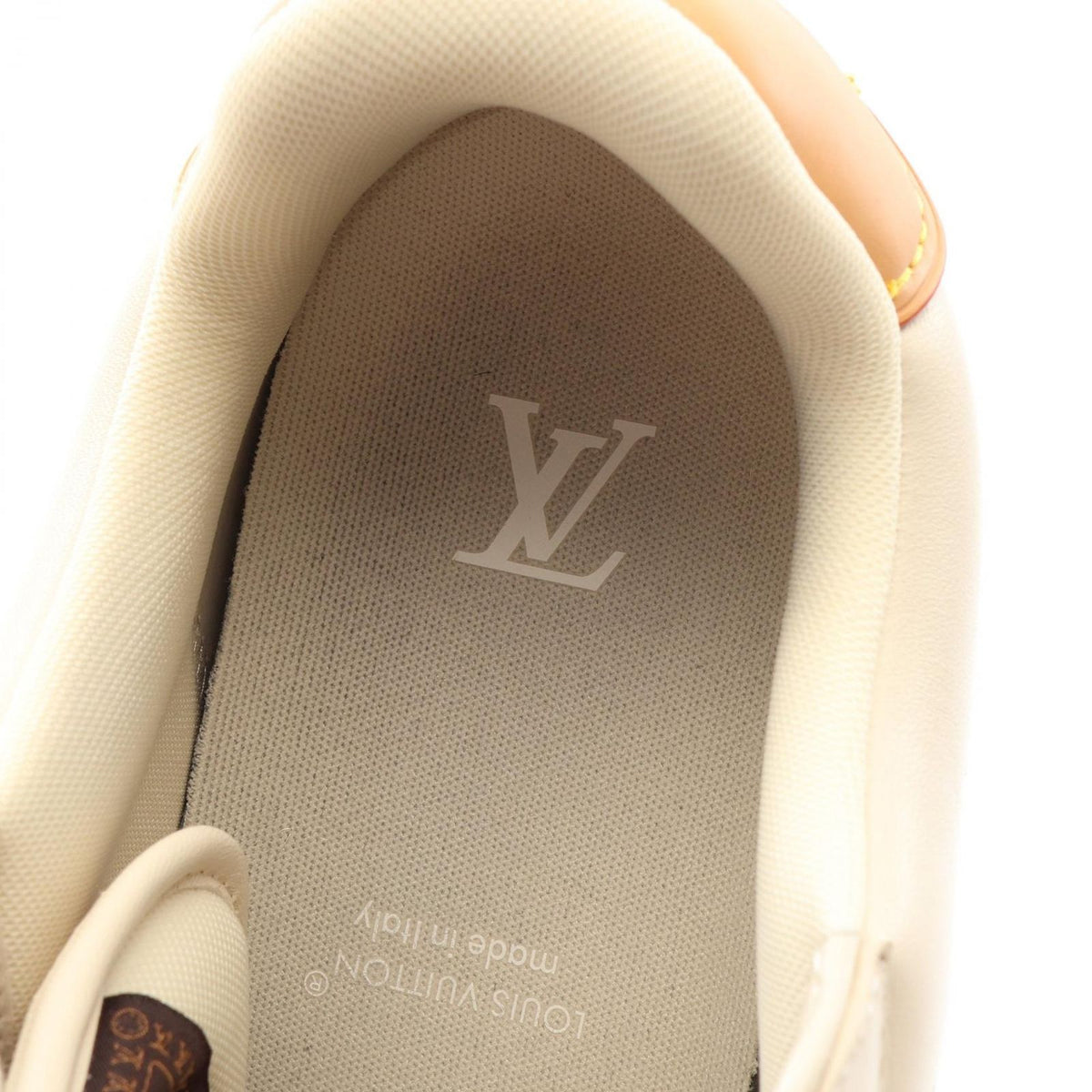 Louis Vuitton Sneakers LV Buttersoft Leather — view 5