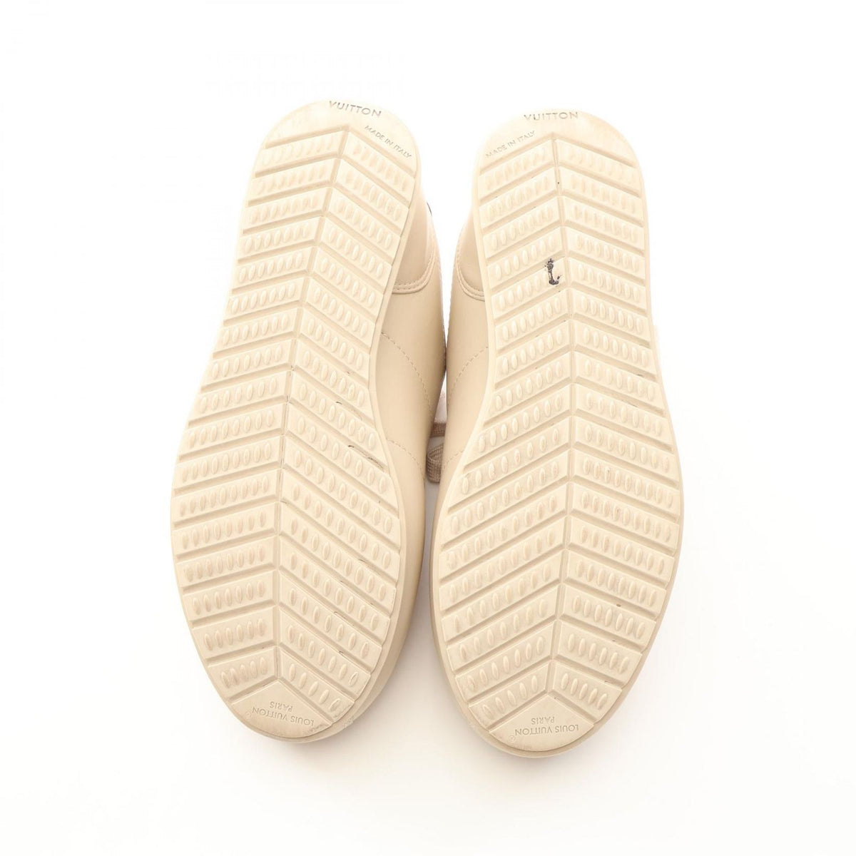 Louis Vuitton Sneakers LV Buttersoft Leather — view 4